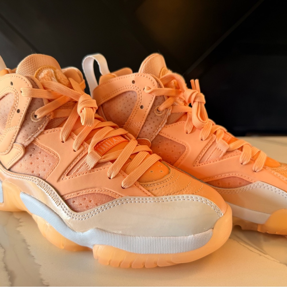 NIKE Womens Jordan Jumpman
Two Trey Sunset Haze Pink
White Shoes Size 7